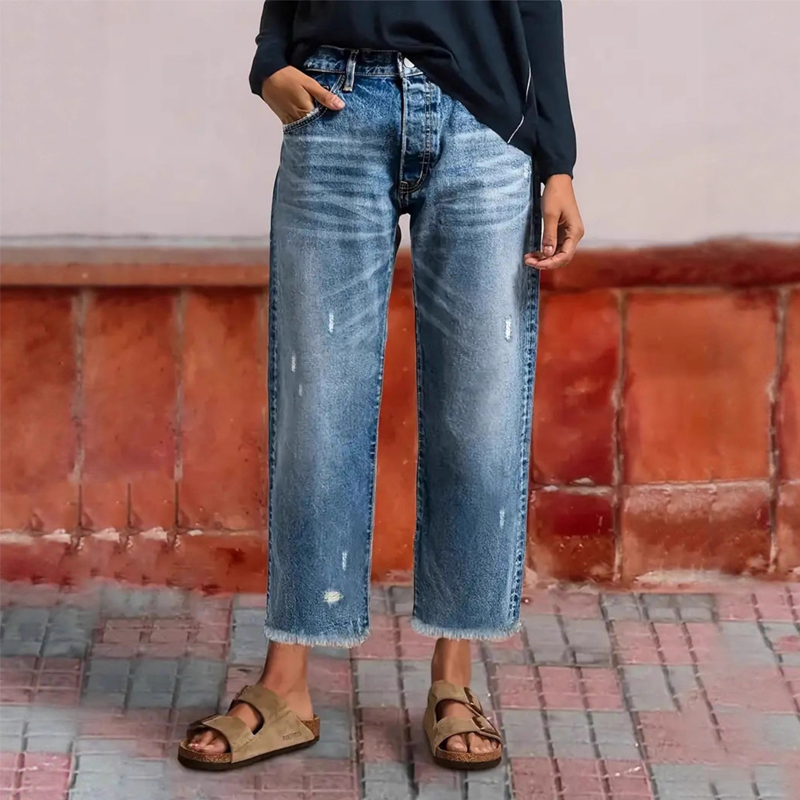 Janet | Retro Cropped Straight Jeans