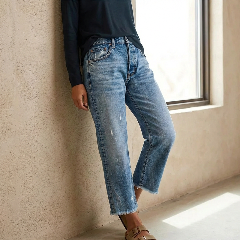 Janet | Retro Cropped Straight Jeans